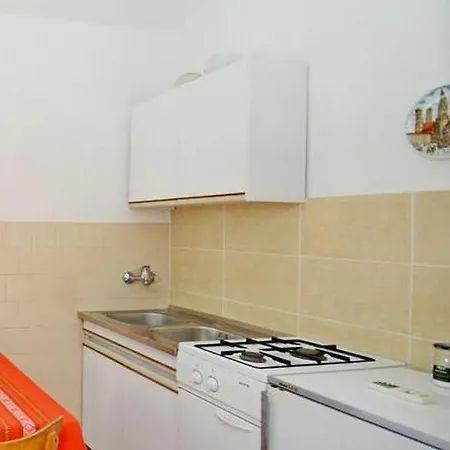 Apartment With Parking Space - 17318 Rogoznica (Sibenik-Knin)