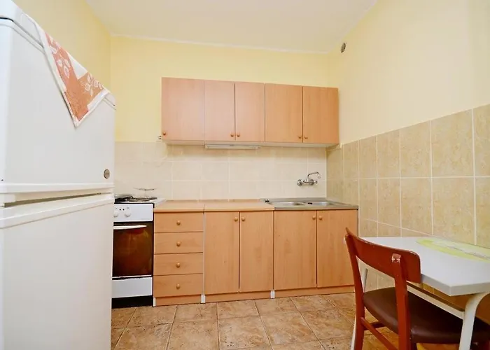 Apartamento With Parking Space - 17318 Rogoznica (Sibenik-Knin)