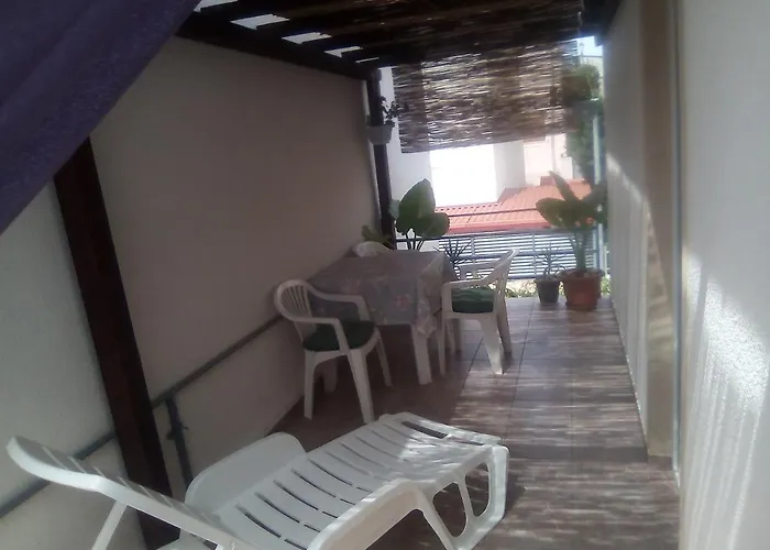 Appartement With Parking Space - 17318 Rogoznica (Sibenik-Knin)